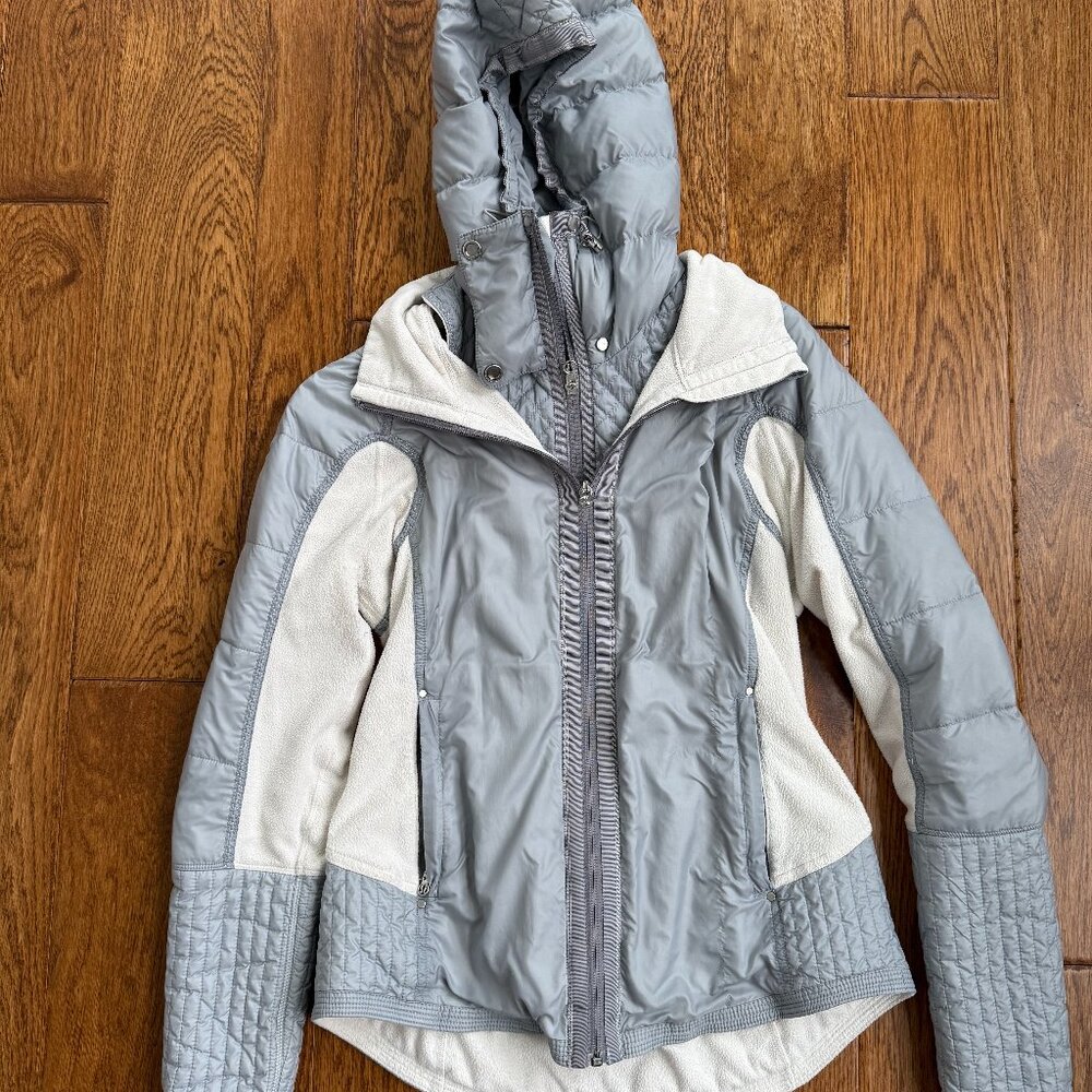 Lululemon Run Bundle Up Jacket cream and silver with detachable hood